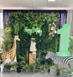 Lush Green Foliage Wall Photo - 1