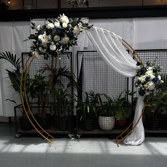 Gold Open Metal Arch Photo - 5