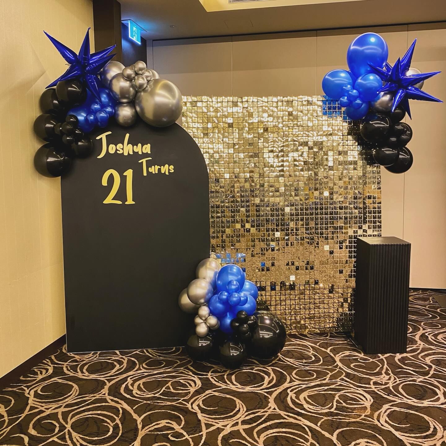 Black Acrylic Arch, Shimmer Wall, Balloon Garland and Plinth