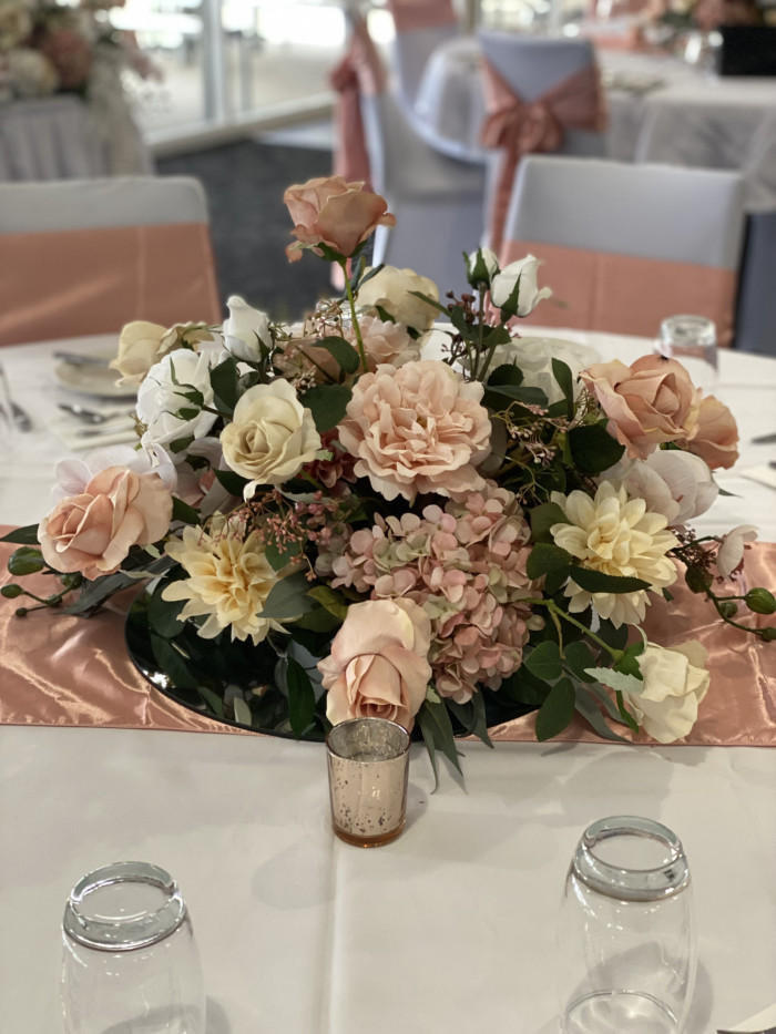 Silk Floral Centrepiece with 4 Tealights Photo - 1